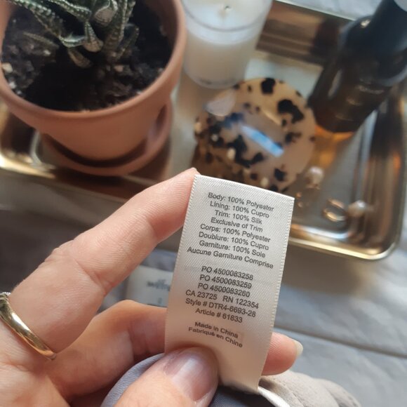 Wilfred Exergue Pleated Tie-Front Crepe Shorts - Picture 5 of 7